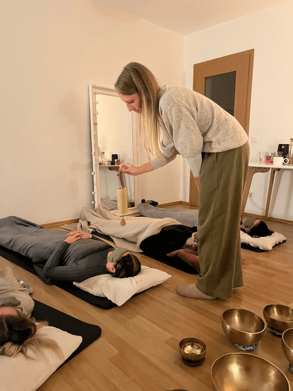 Jenny Jaumann - mind-body-connected - Klang Meditation Klang Massage Sound Healing Berlin