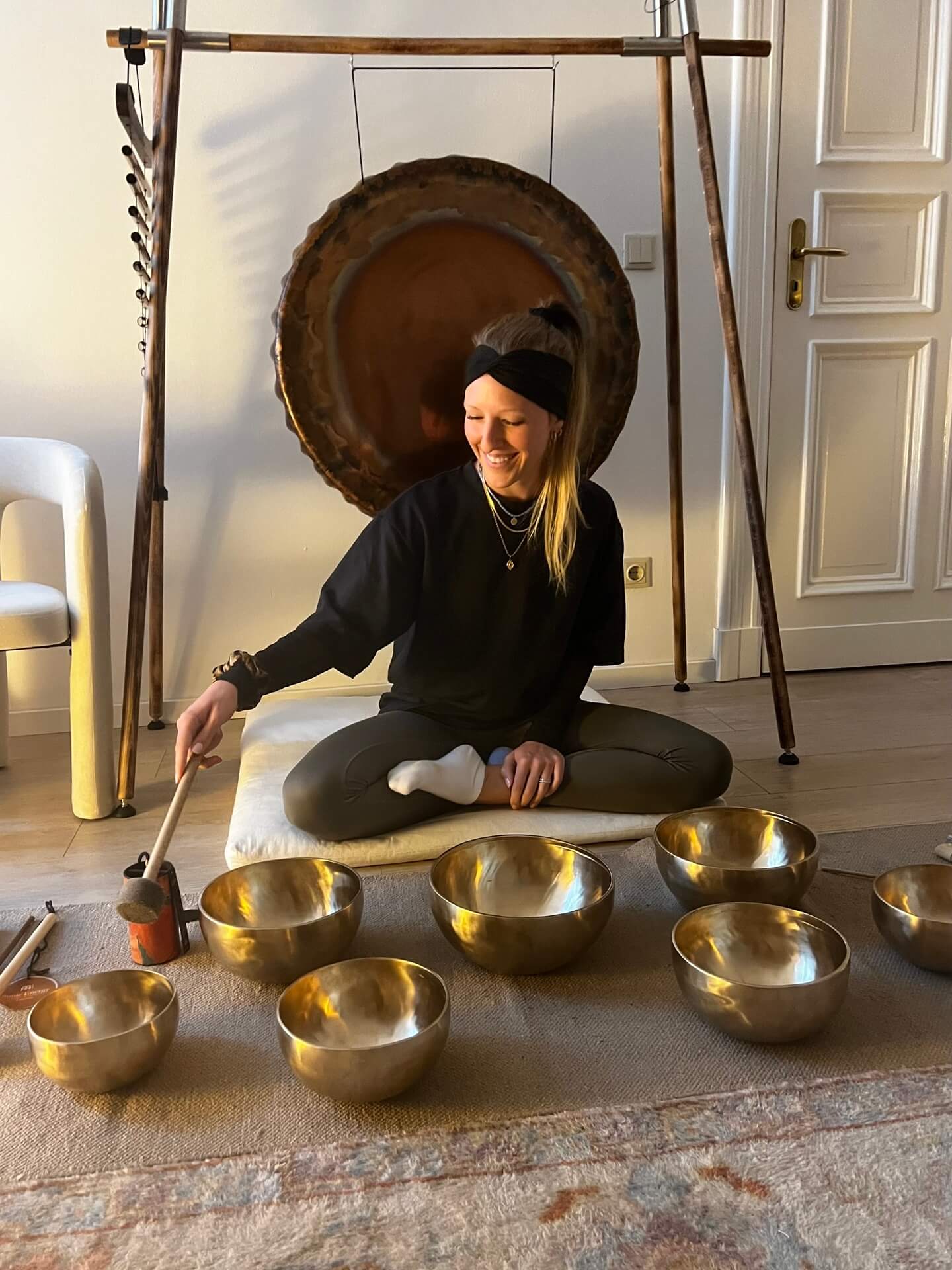 Jenny Jaumann - mind-body-connected - Klang Meditation Klang Massage Sound Healing Berlin